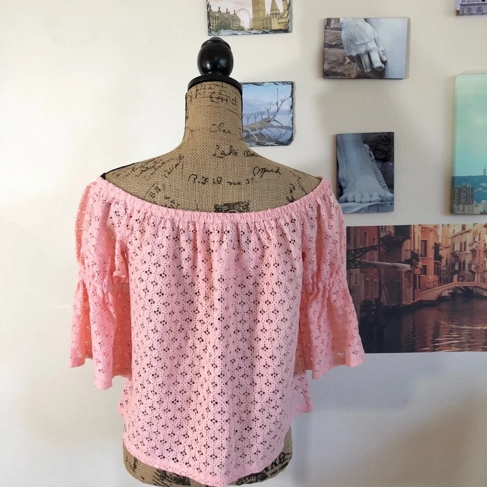 Soprano pink eyelet OTS top w/bell sleeves, Sz. S